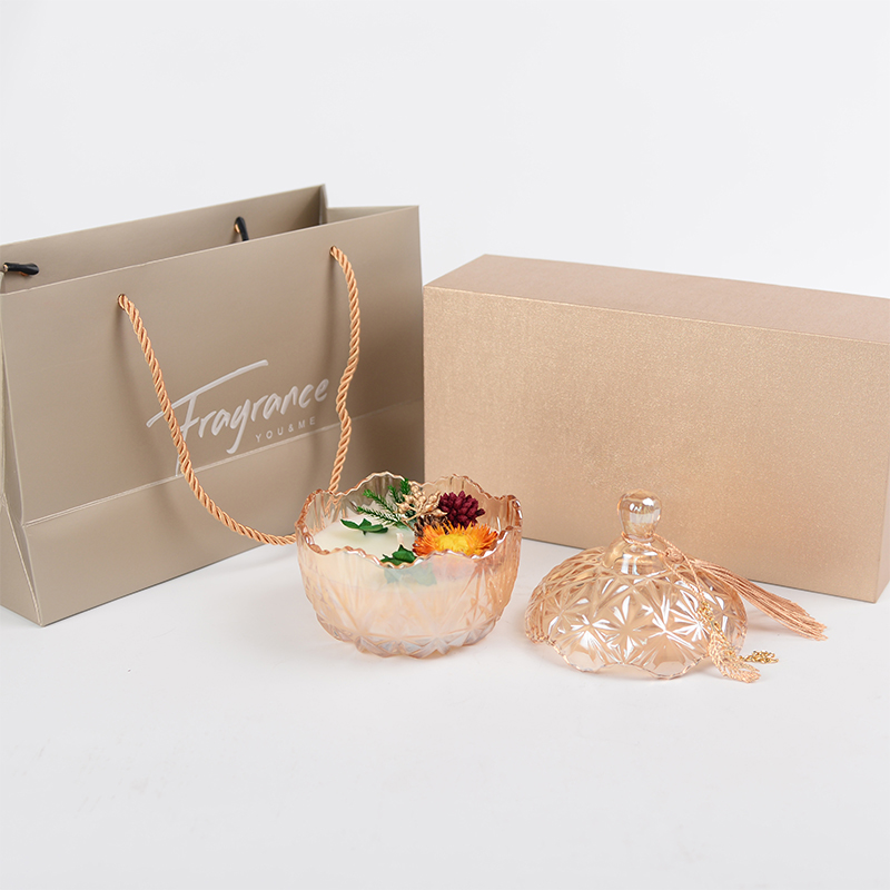 Gold eucalyptus natural soy wax scented candle gift set with lid