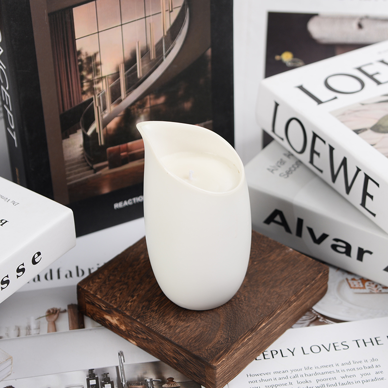 White ceramic cup body massage candle with essential oil