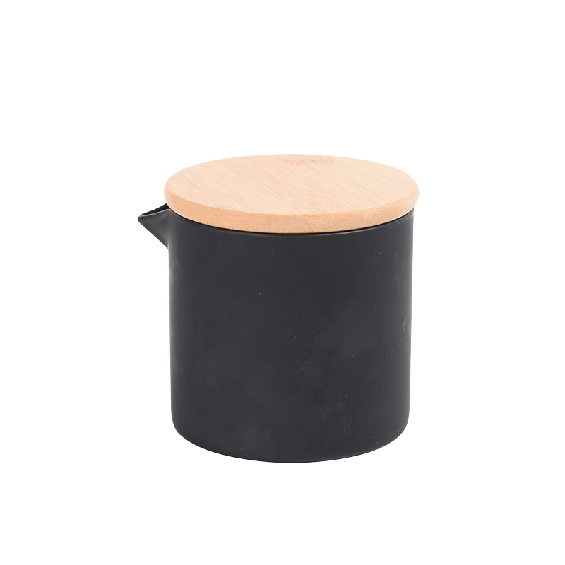 Black glass with wood lid by SPA massage essential oil candle